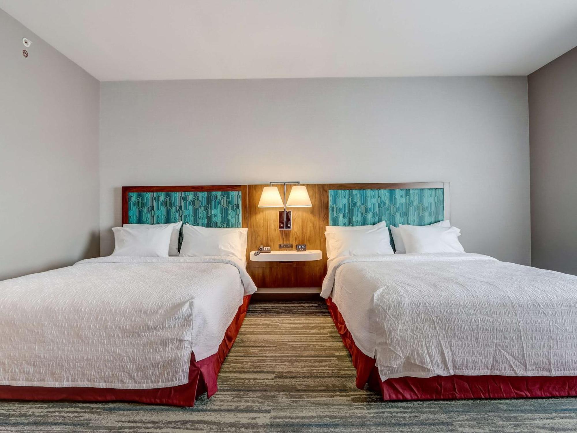 Hampton Inn & Suites Cincinnati Midtown Rookwood Exterior foto